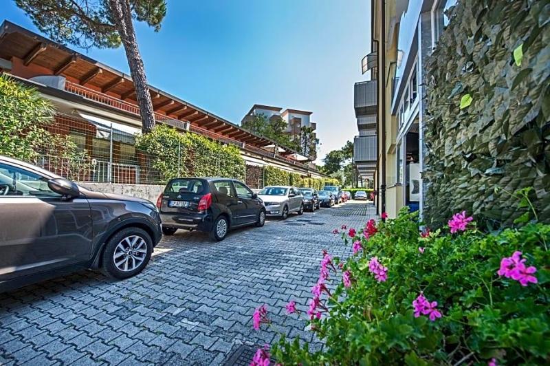 Hotel Minerva image