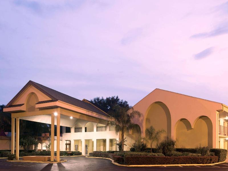 Days Inn By Wyndham Crystal River image