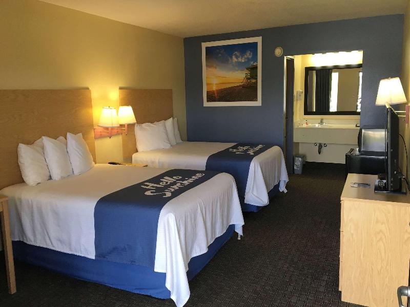 Days Inn By Wyndham Crystal River image