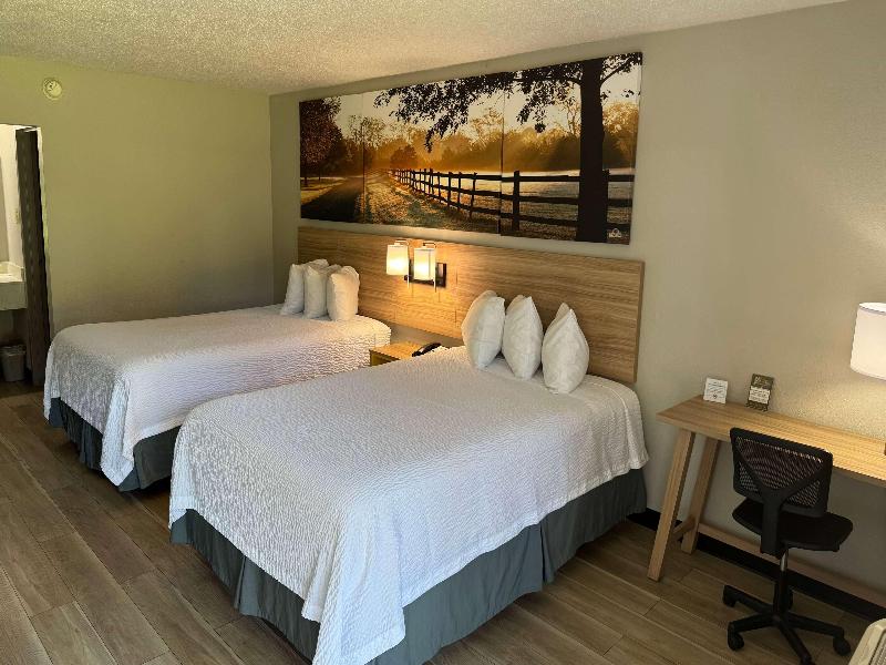 Days Inn By Wyndham Crystal River image