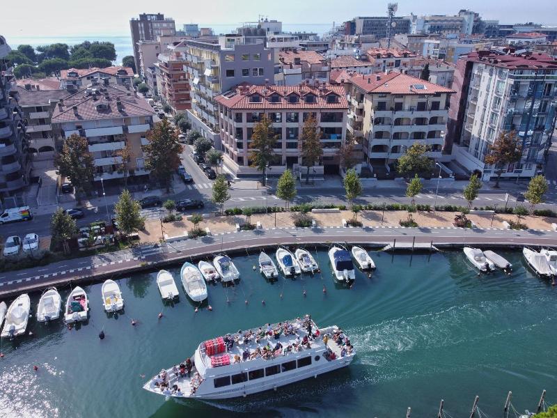 Residence Hotel Hungaria image