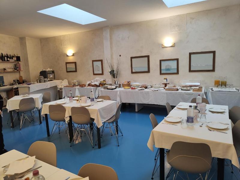 Residence Hotel Hungaria image