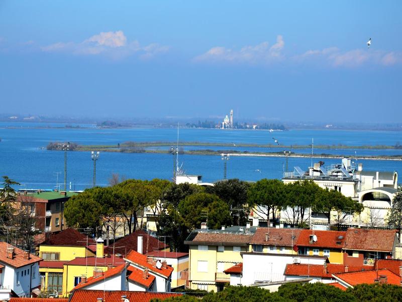 Residence Hotel Hungaria image