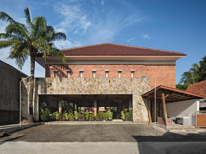 Sunrise Beach Hotel image