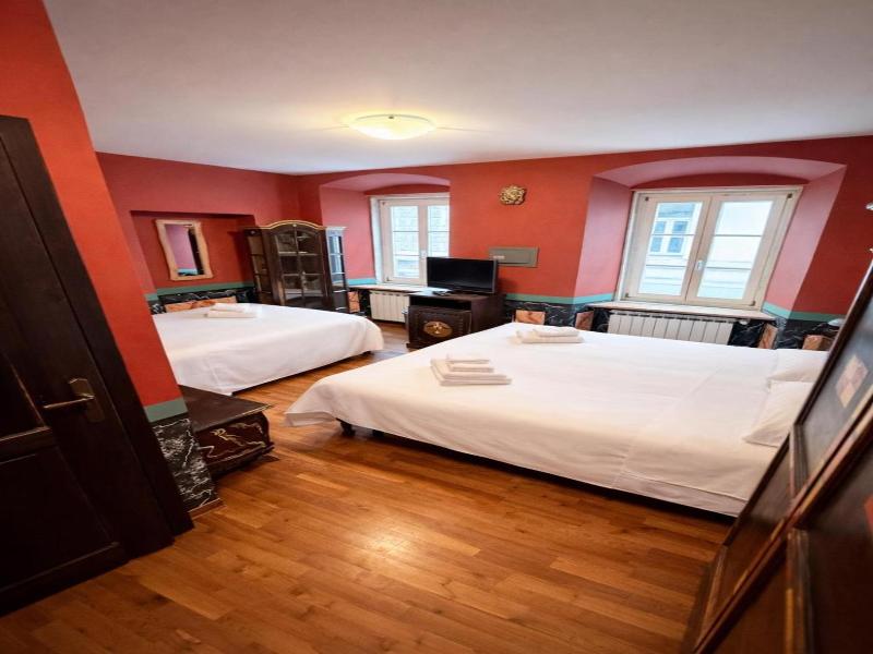 Hotel Portacavana image