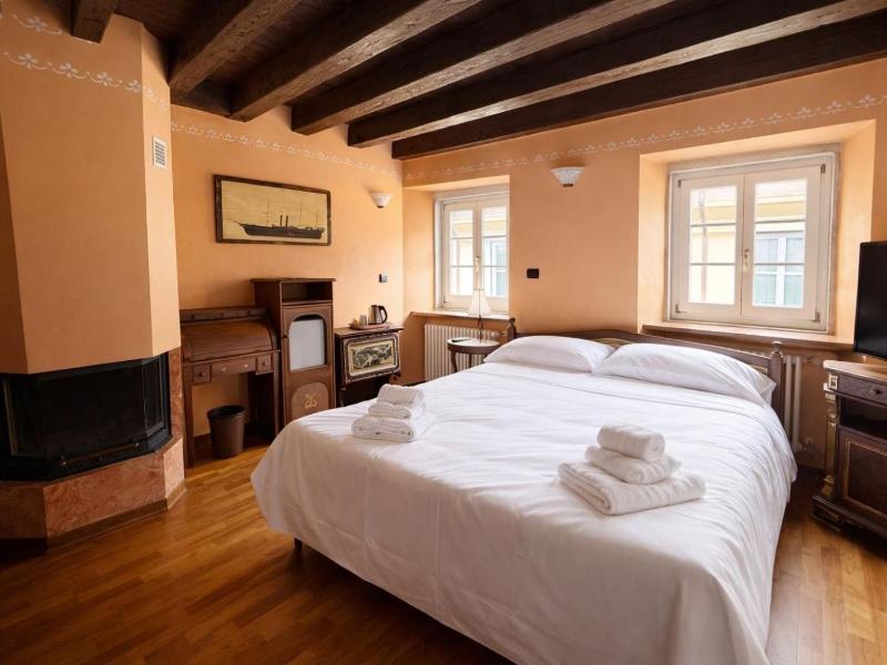 Hotel Portacavana image