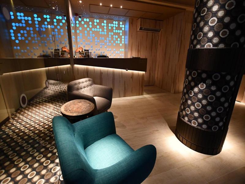 Oriente Hotel image