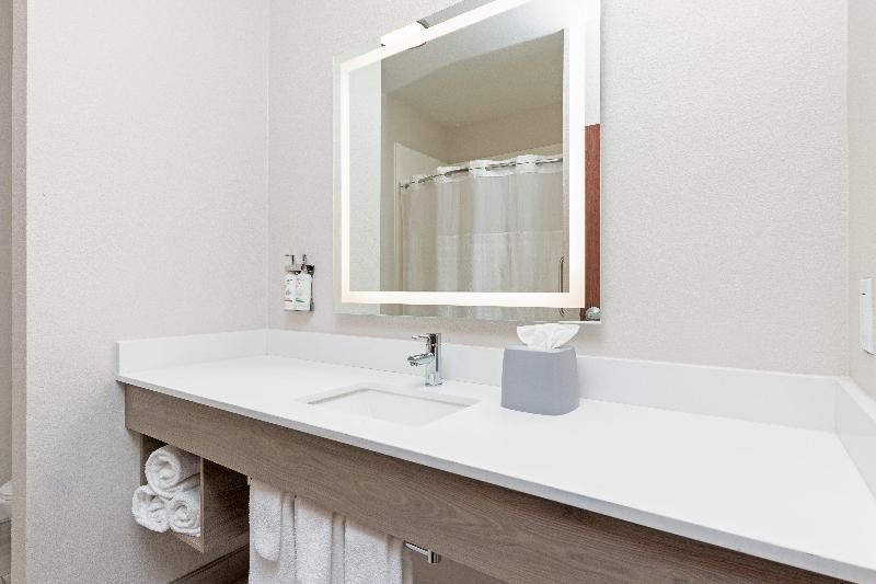 Holiday Inn Express & Suites Athens image