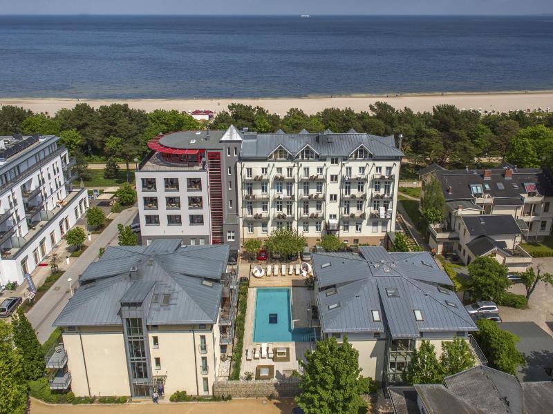 Strandhotel Heringsdorf image