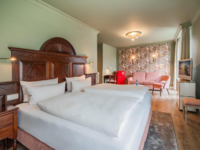Strandhotel Heringsdorf image