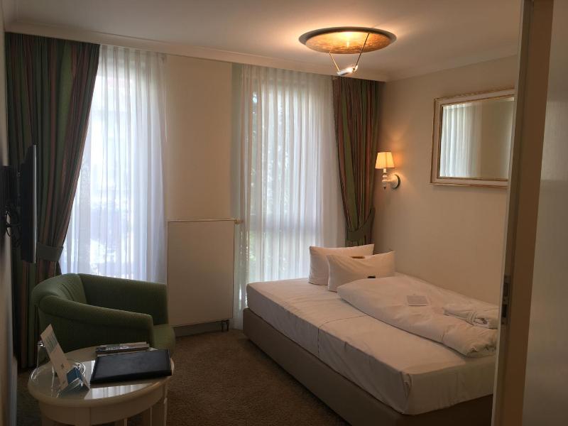 Strandhotel Heringsdorf image