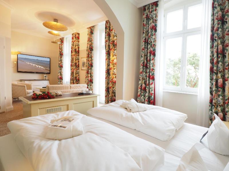 Strandhotel Heringsdorf image