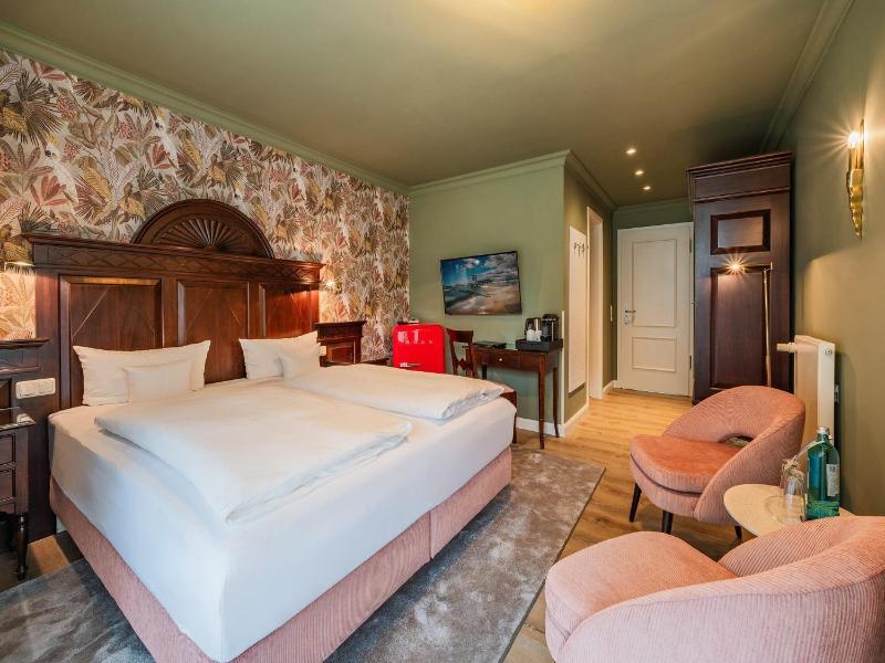 Strandhotel Heringsdorf image