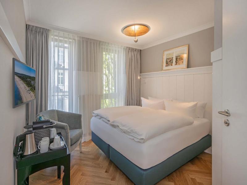 Strandhotel Heringsdorf image