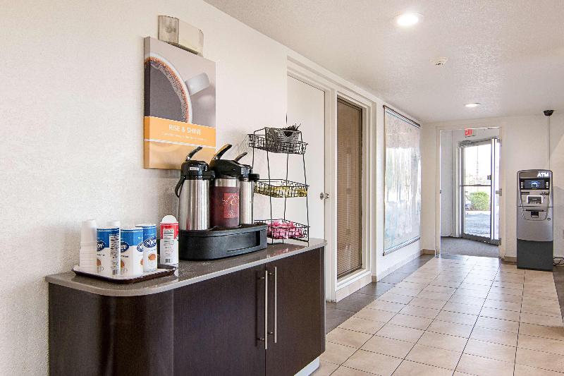 Motel 6 Tampa - Fairgrounds image