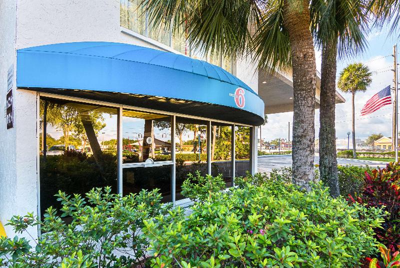 Motel 6 Tampa - Fairgrounds image