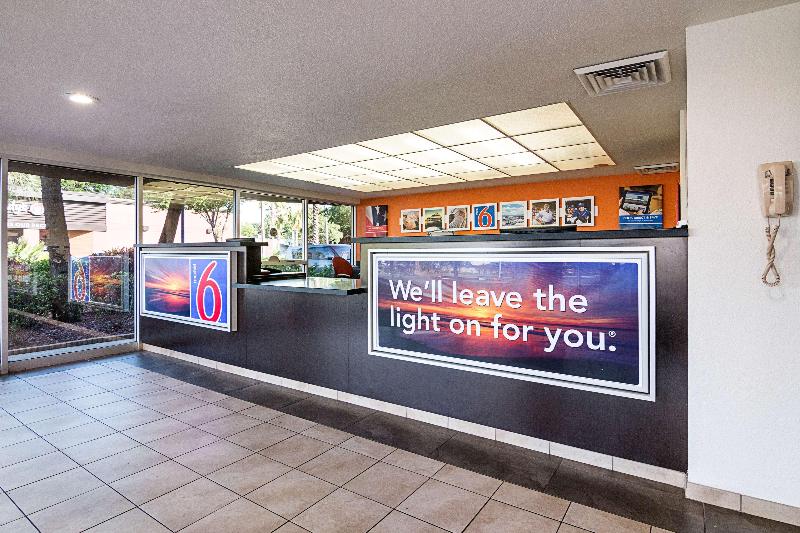 Motel 6 Tampa - Fairgrounds