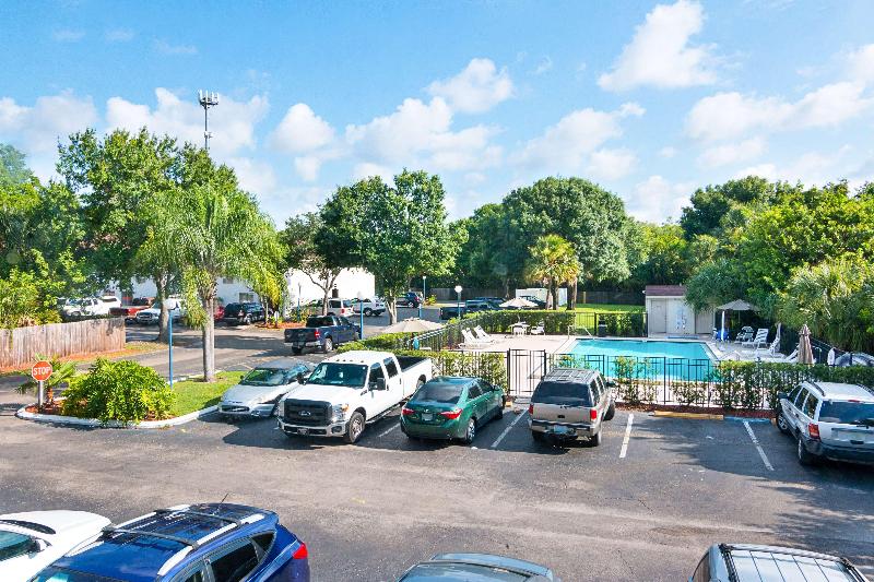 Motel 6 Tampa - Fairgrounds image
