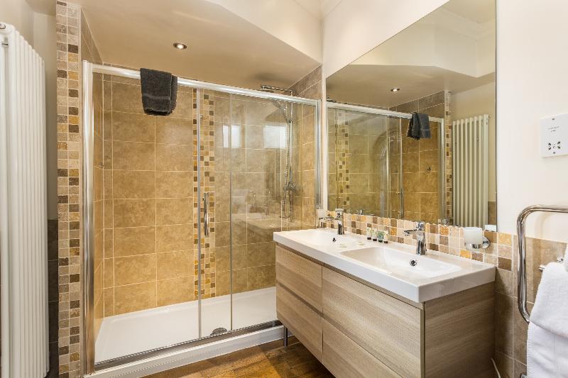 Orestone Manor image