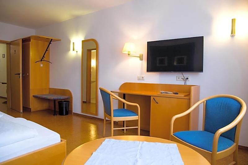 Zur Linde image