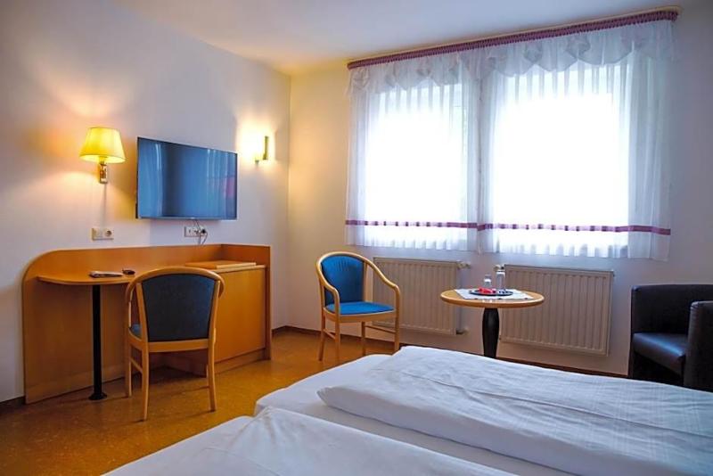 Zur Linde image