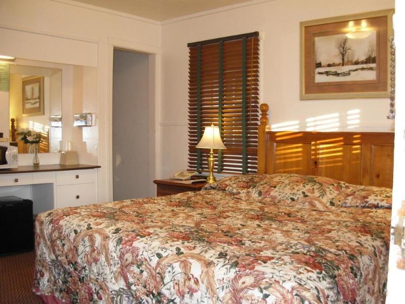 Jumping Frog Motel image