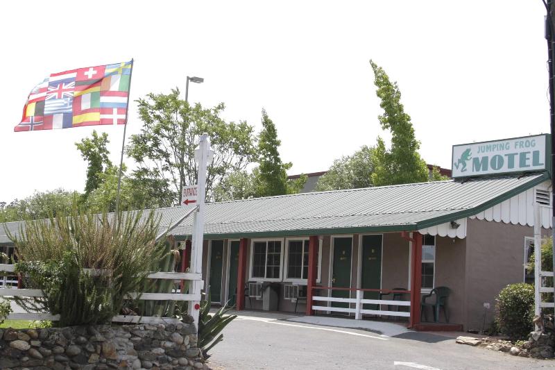 Jumping Frog Motel image