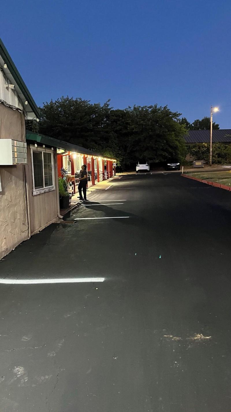Jumping Frog Motel image