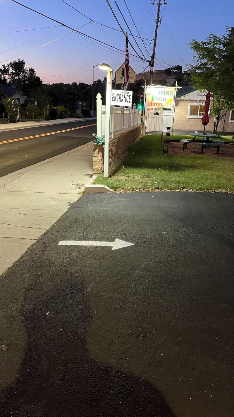 Jumping Frog Motel image