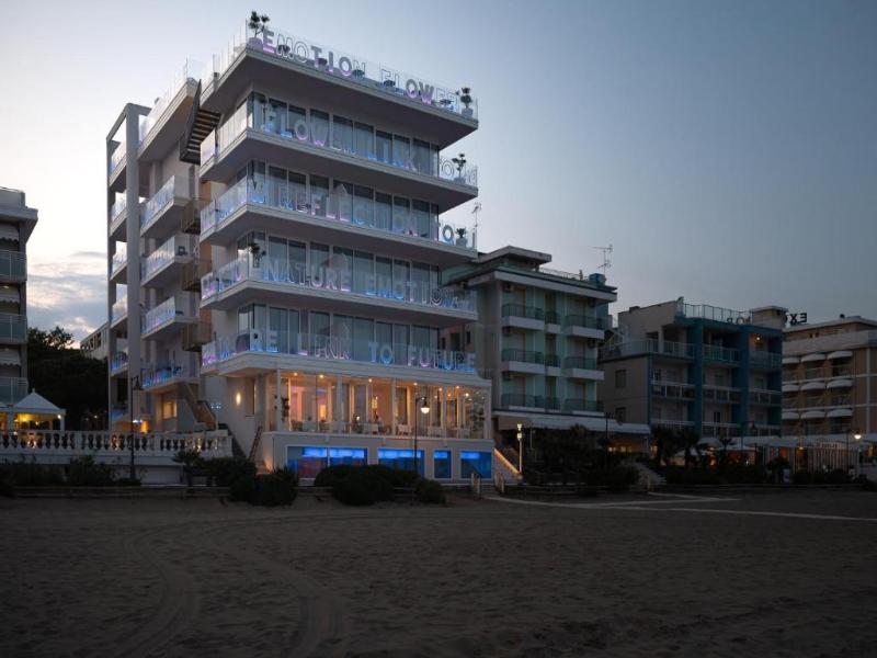 Unico Hotel Caorle — exterior view