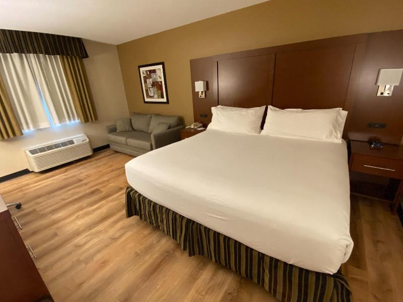 Wyndham Garden Warsaw image