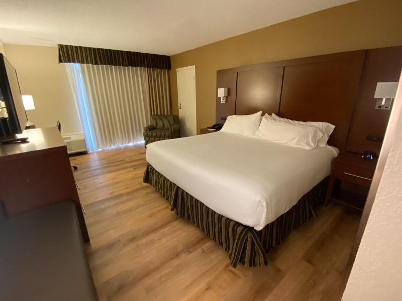 Wyndham Garden Warsaw image