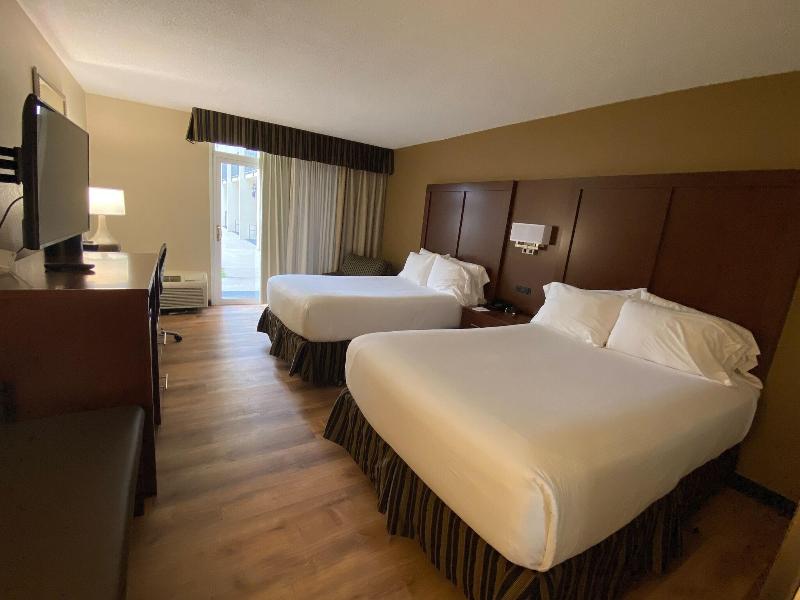 Wyndham Garden Warsaw image