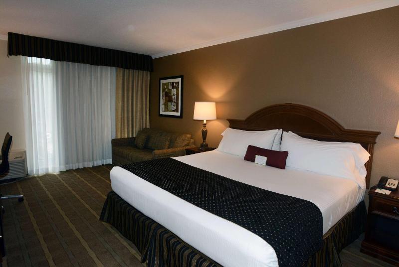 Wyndham Garden Warsaw image