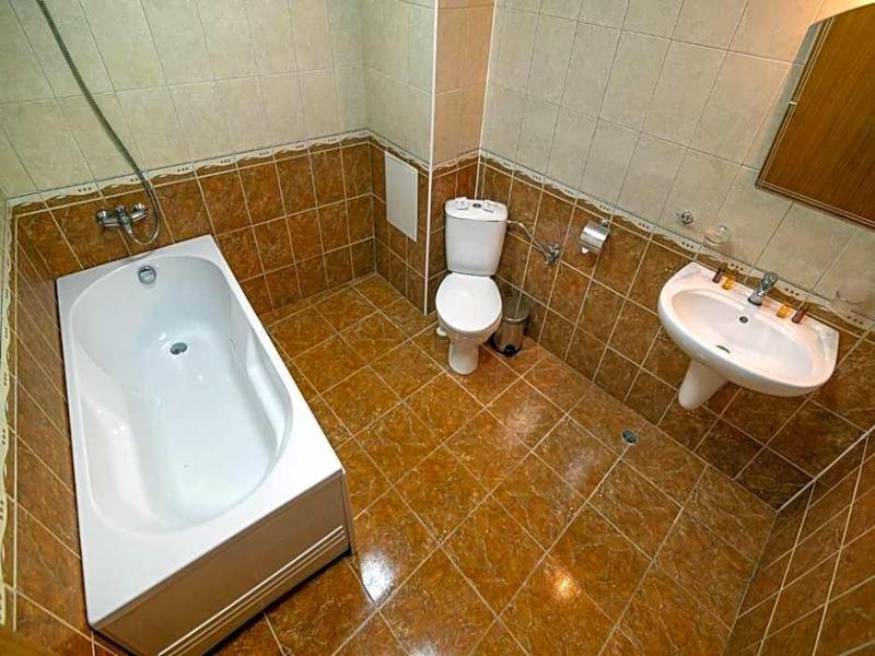 Adamo image