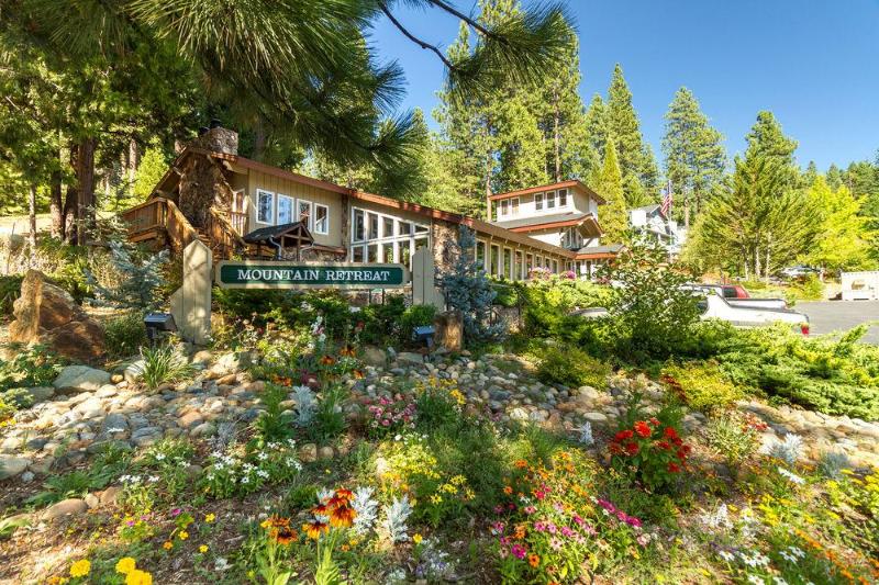 Mountain Retreat Resort image