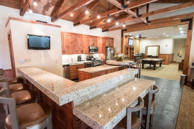 Mountain Retreat Resort image