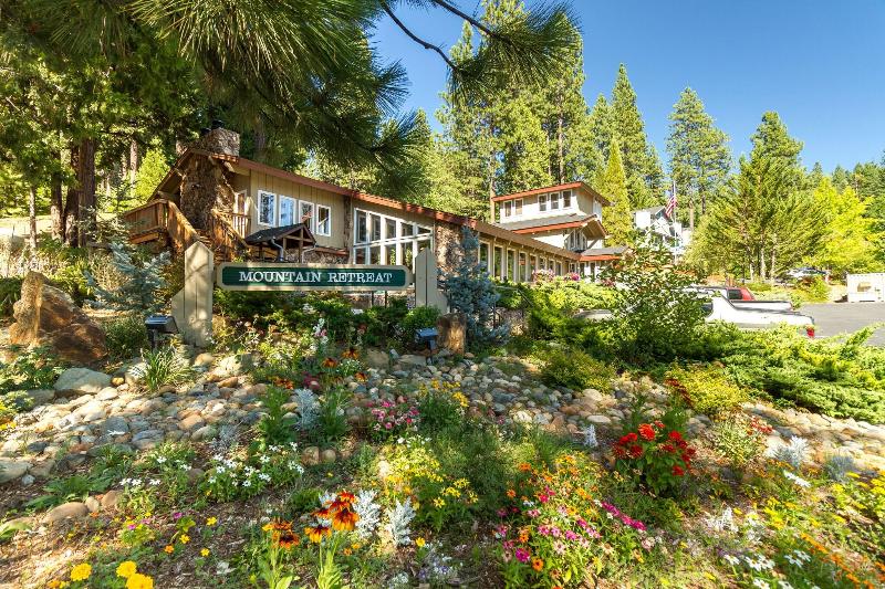 Mountain Retreat Resort image