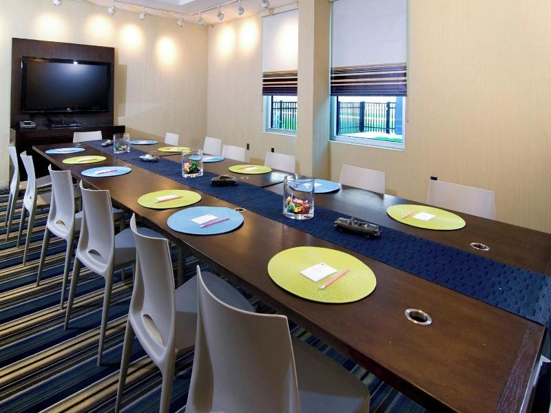 Aloft Chesapeake image