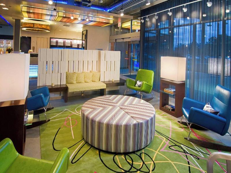 Aloft Chesapeake image