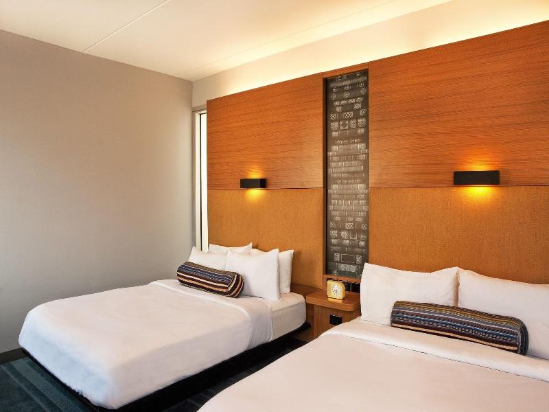 Aloft Chesapeake image