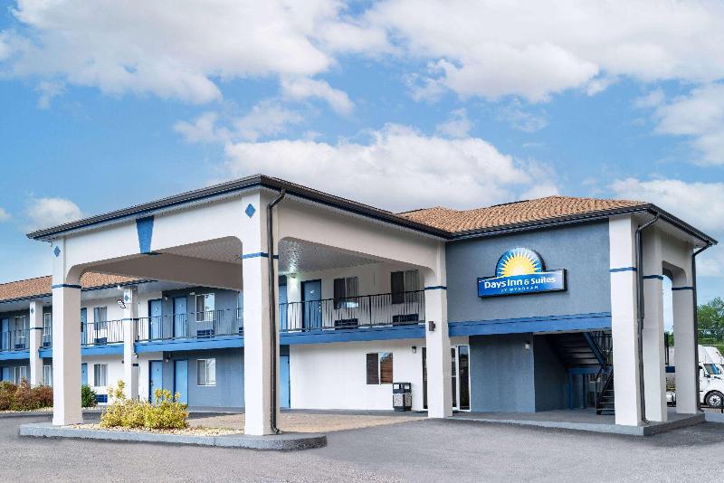 Days Inn by Wyndham Hamilton image
