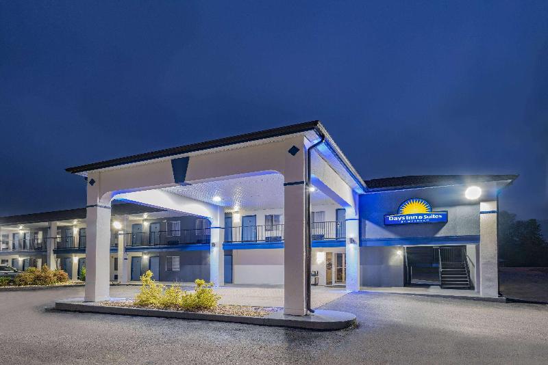 Days Inn by Wyndham Hamilton image