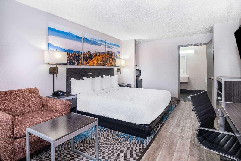 Days Inn by Wyndham Hamilton image