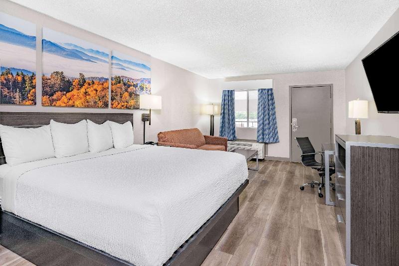 Days Inn by Wyndham Hamilton image