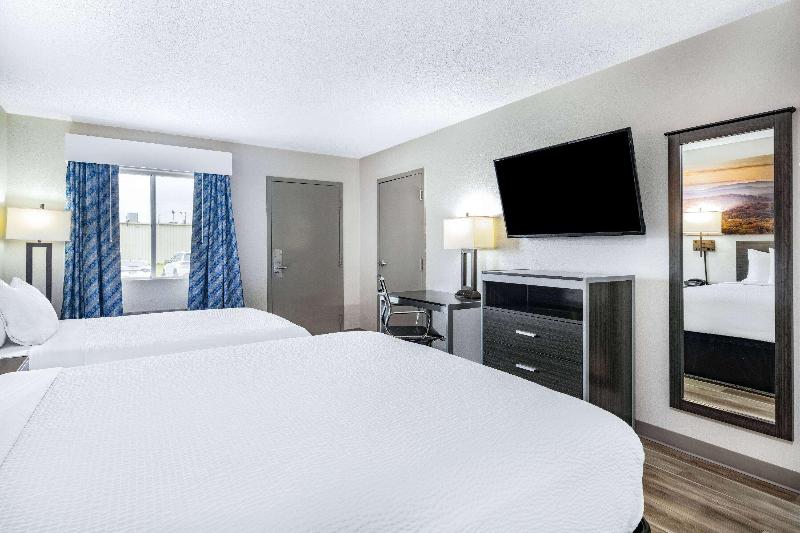Days Inn by Wyndham Hamilton image