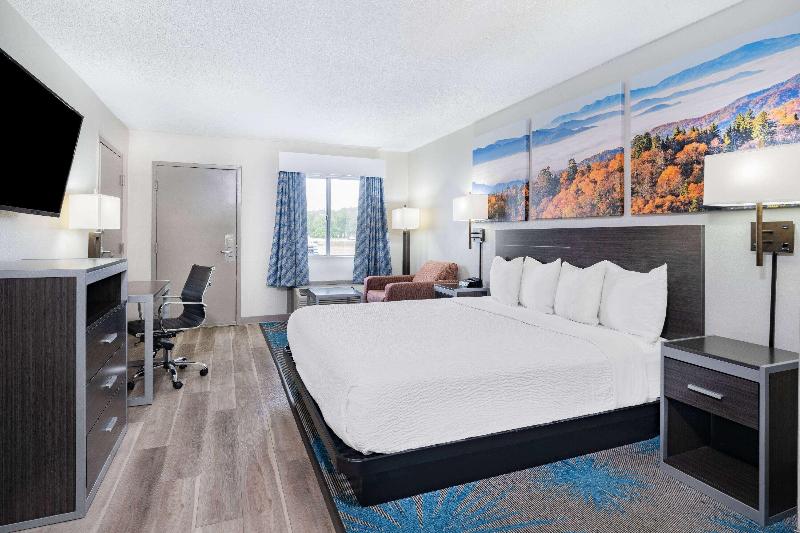 Days Inn by Wyndham Hamilton image