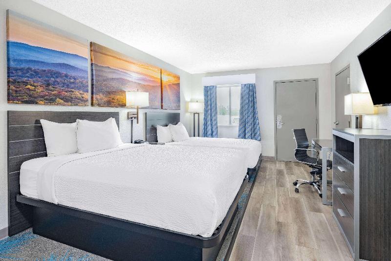 Days Inn by Wyndham Hamilton image