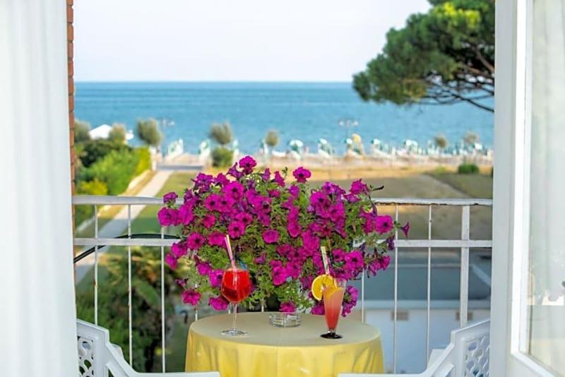 Palm Beach image