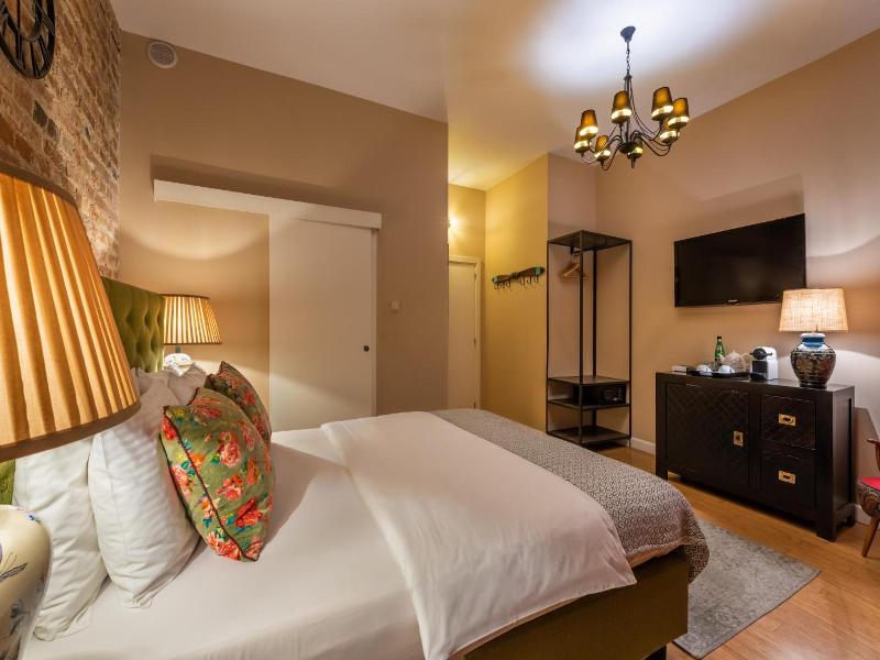 SleepWell Apartments image